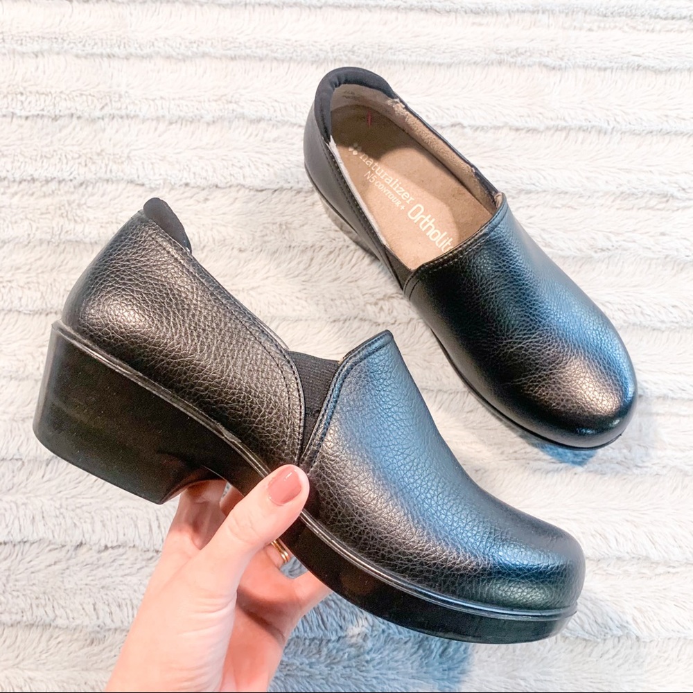 Naturalizer Ortholite Freeda Leather Nursing Clogs